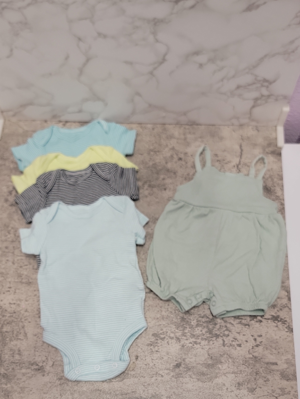 Carter's One piece bodysuits bundle lot & more 0-3 months